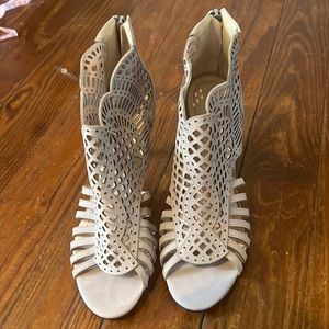 Klub Nico Mirelle 3 healed booties size 8